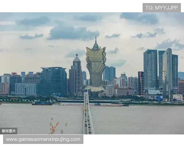 澳门新葡京酒店的周边旅游景点丰富多彩，方便您尽情探索澳门的魅力